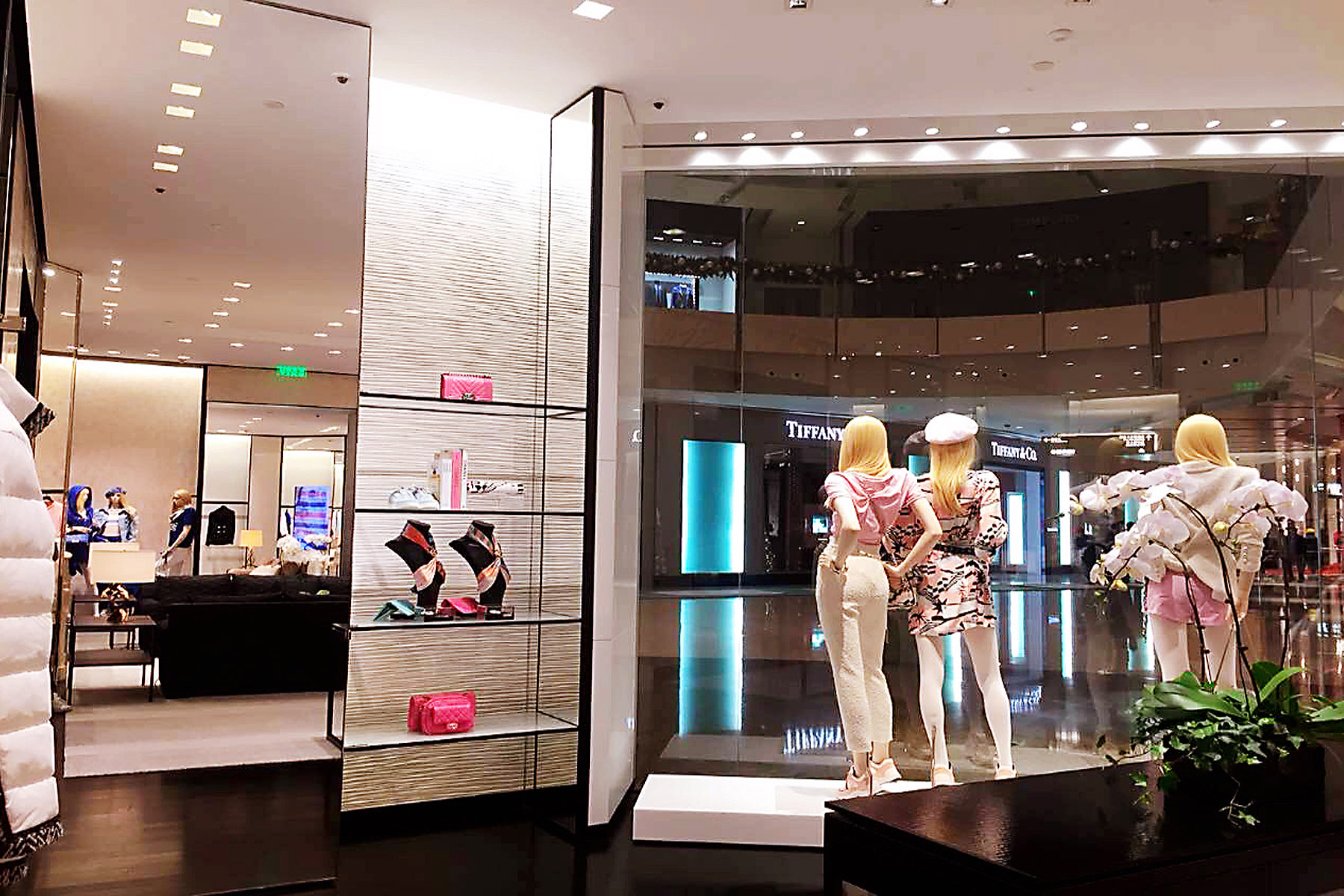 Fascinating CHANEL  VMIND  Visual Merchandising in India  Facebook